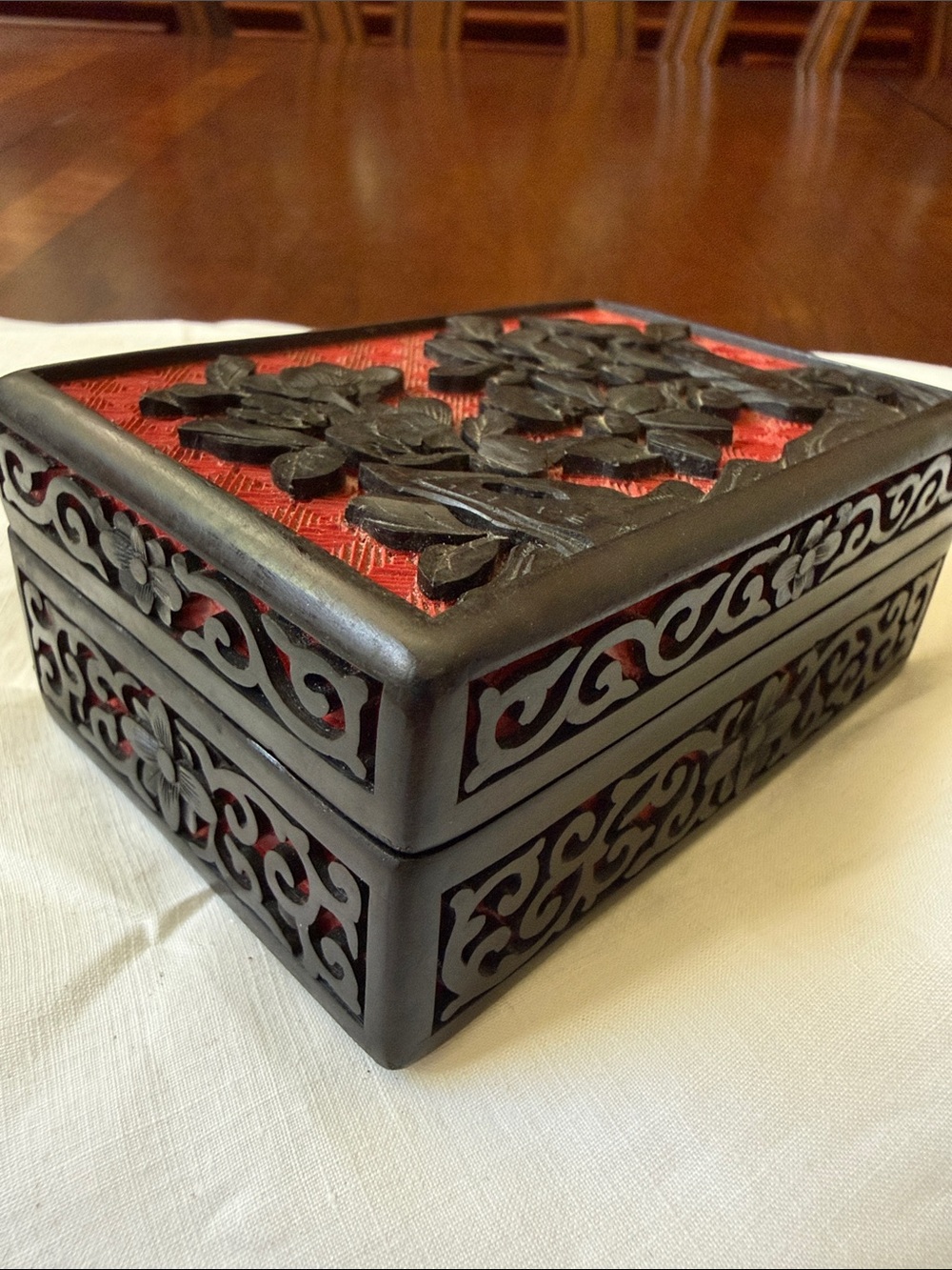 Antique Vintage Chinese Cinnabar red & black hand carver lacquer trinket box - Picture 8 of 11